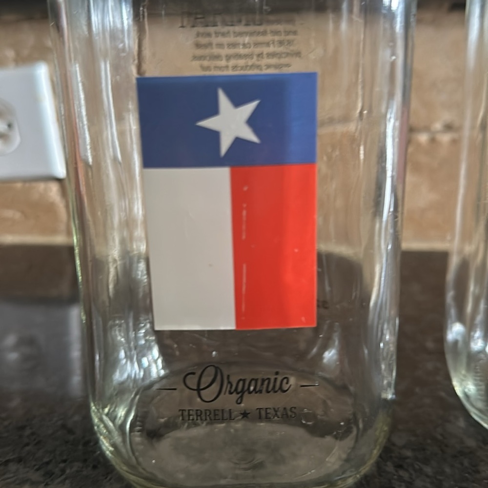 Milk bottles - Picture 3 of 4